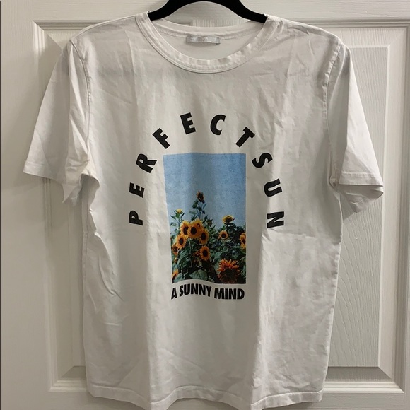Zara Tops - Zara Graphic Tee